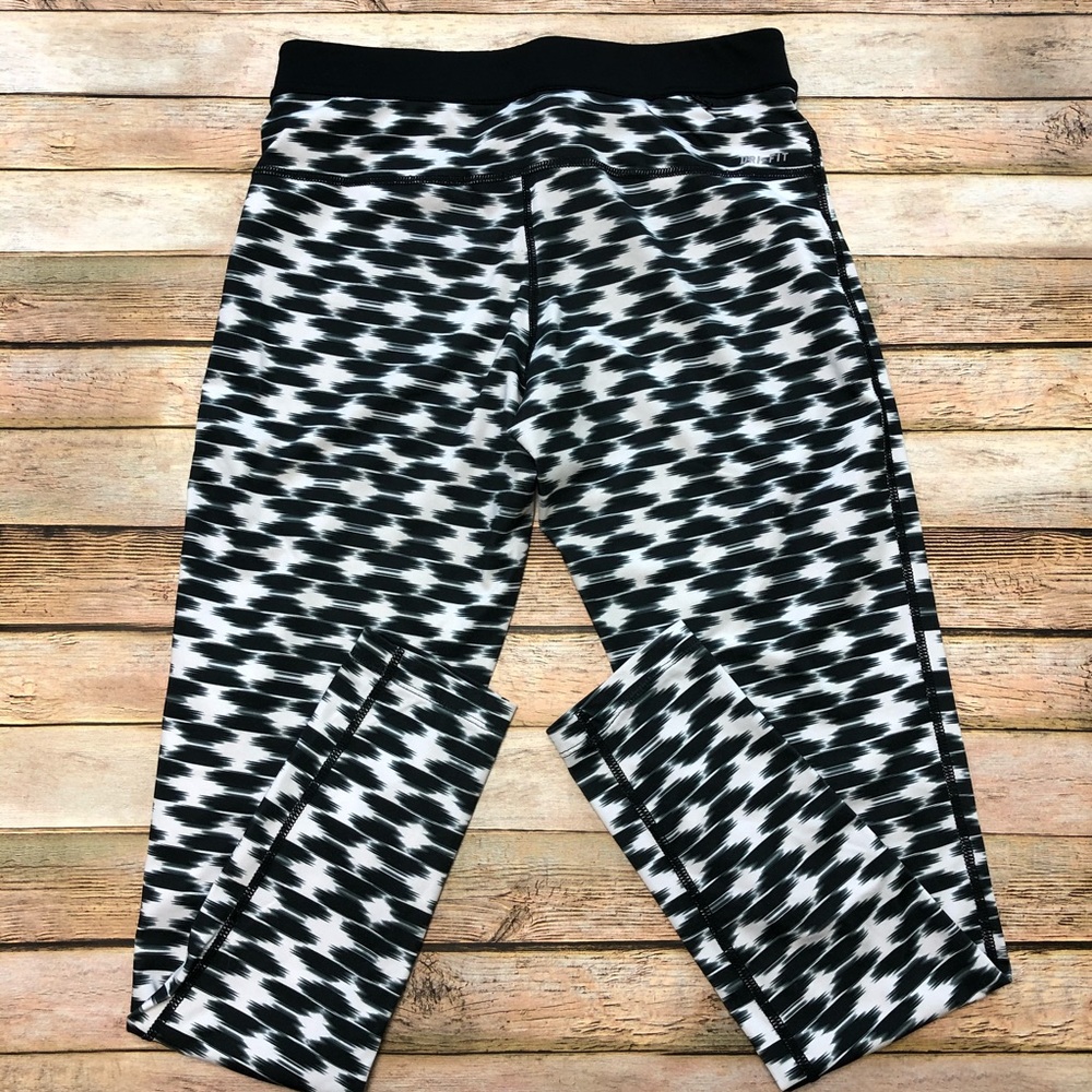 Nike Essential Dri-Fit Leggings - Picture 5 of 7